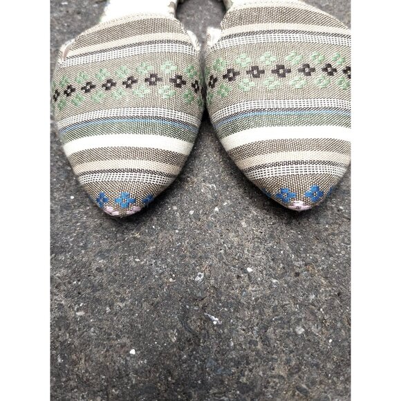 Isaac Mizrahi New York Green & Beige Patterned Flats - Picture 11 of 12